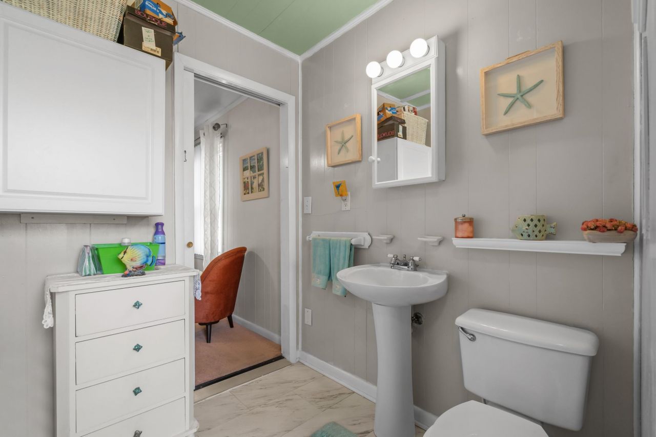 800 Perrin Dr. Photo 19