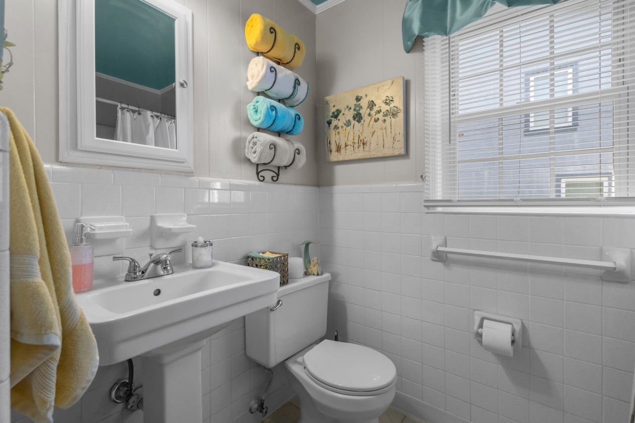 800 Perrin Dr. Photo 23