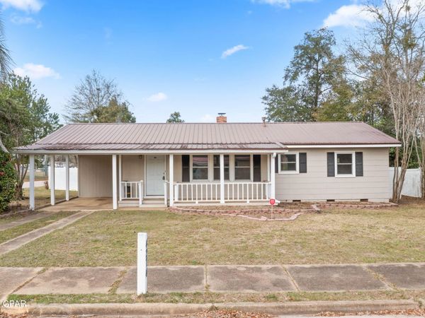 4274 2nd Avenue, Marianna, FL 32446