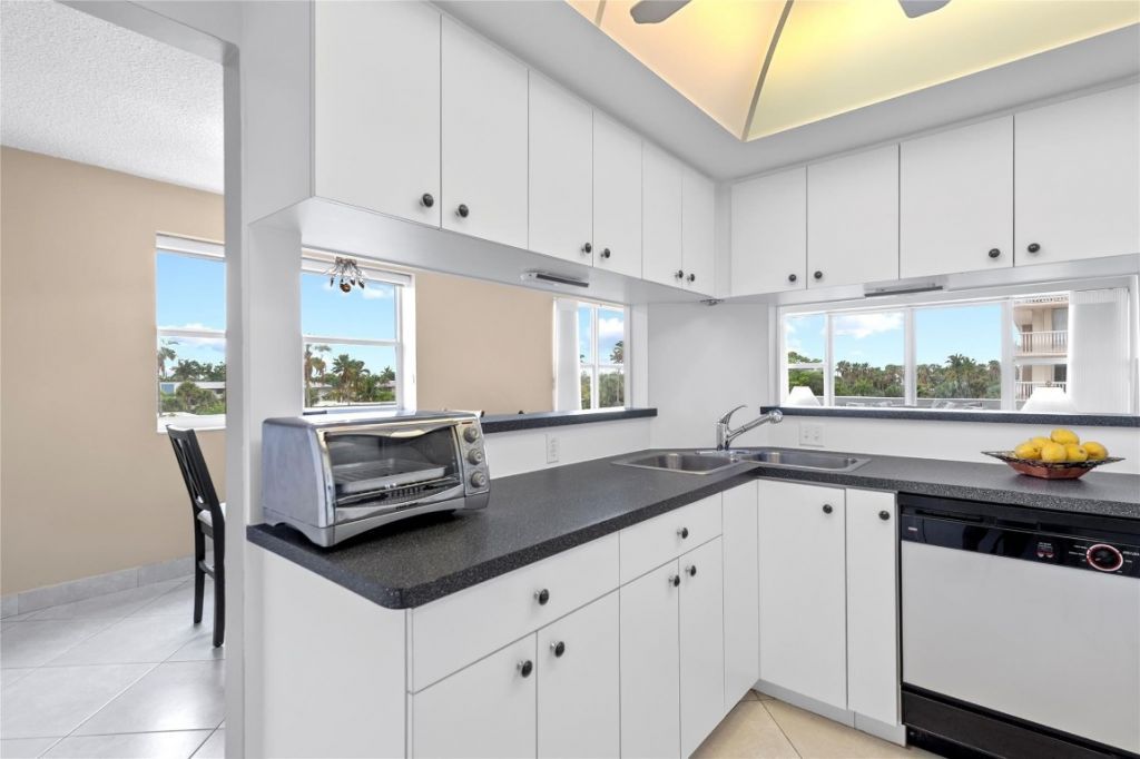 4010 Galt Ocean Drive, Unit 312, Fort Lauderdale, FL 33308 Photo