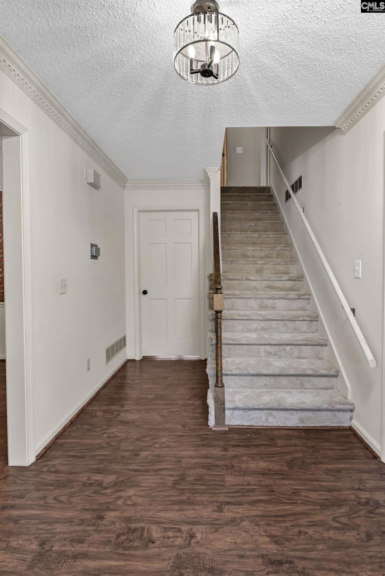 73 Olde Springs Road Photo 5