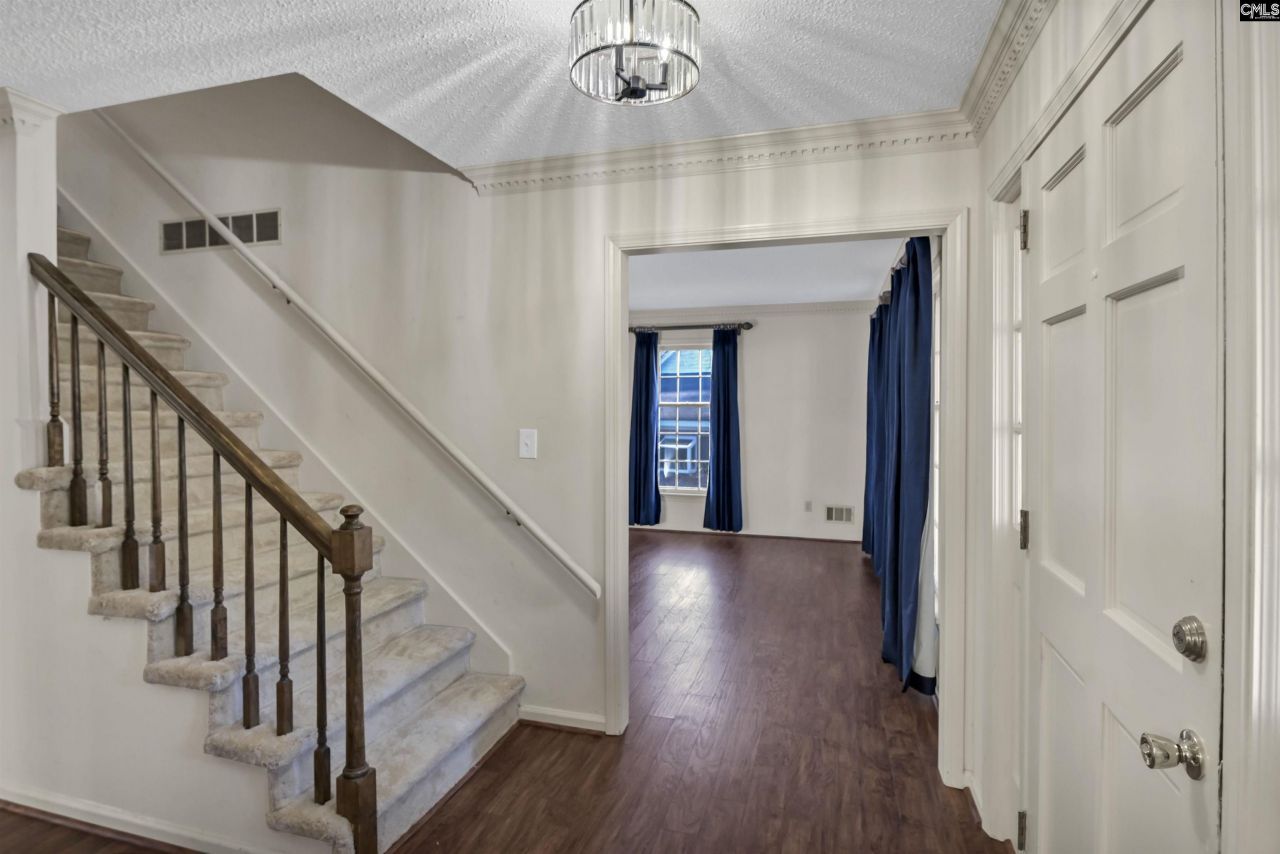 73 Olde Springs Road Photo 6