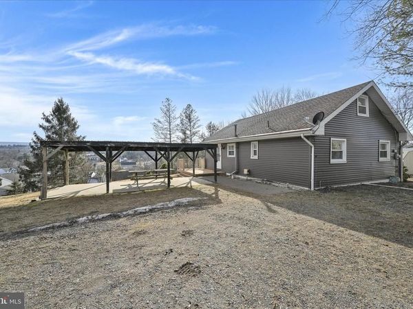 1881 RUNNING DEER DRIVE, AUBURN, PA 17922