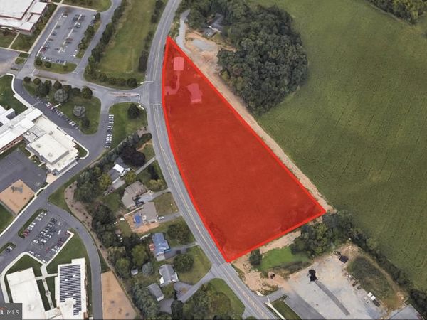 1723 S MARKET STREET, MECHANICSBURG, PA 17055