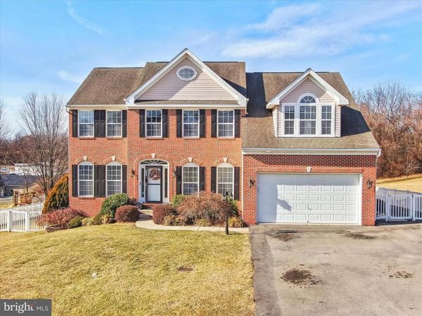 8935 HARPER DRIVE, WAYNESBORO, PA 17268