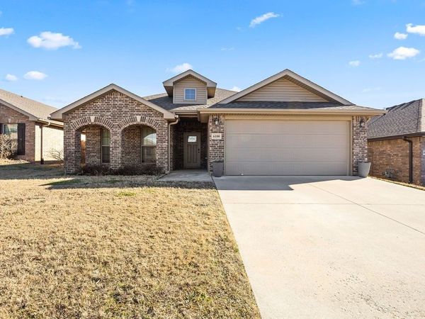 6100 NW McClellen Street, Bentonville, AR 72713