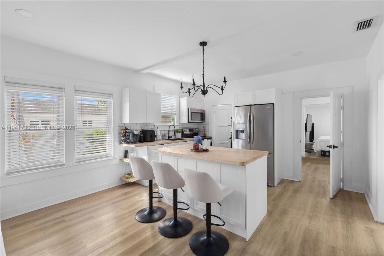 2811 SW 17th St, Miami, FL 33145 Photo