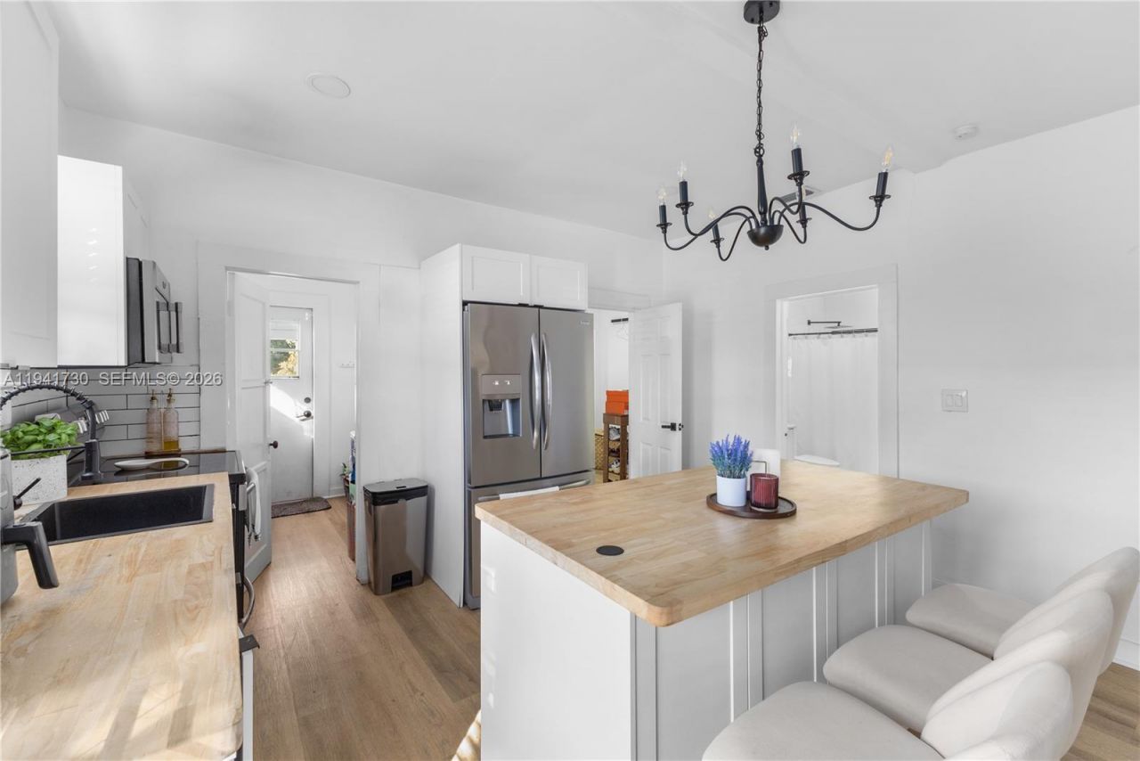 2811 SW 17th St, Miami, FL 33145 Photo