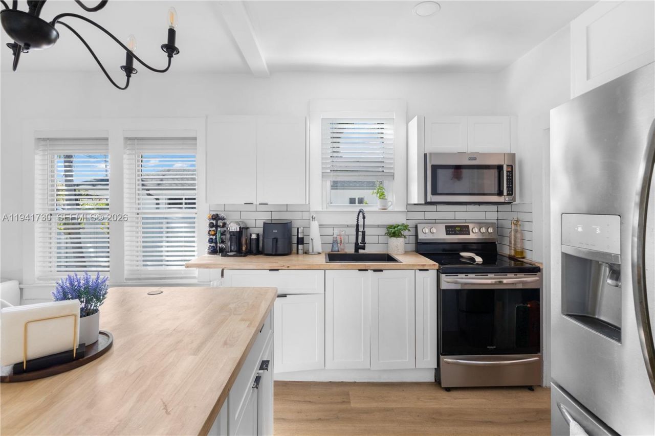 2811 SW 17th St, Miami, FL 33145 Photo