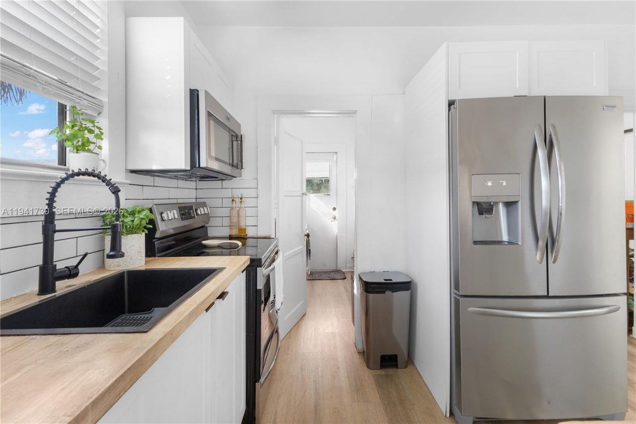 2811 SW 17th St, Miami, FL 33145 Photo