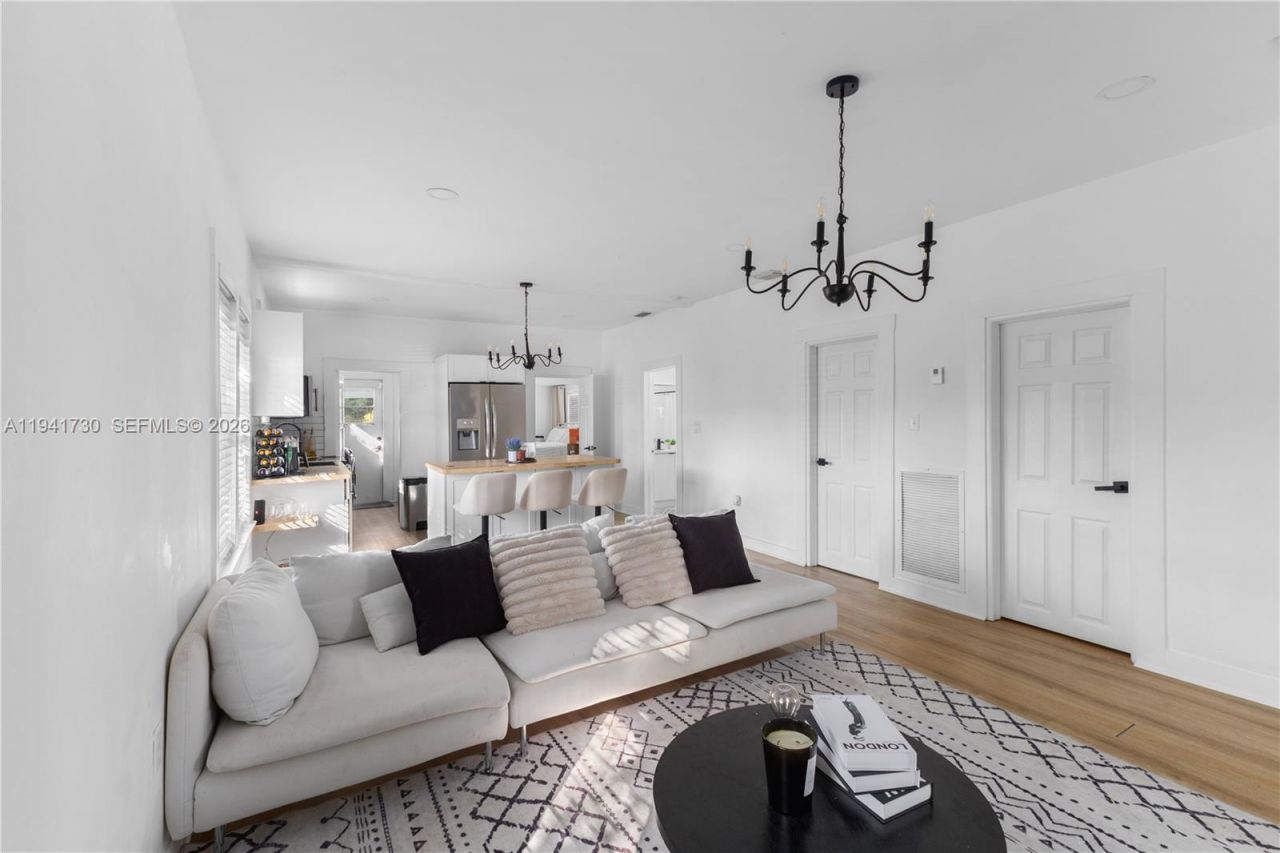 2811 SW 17th St, Miami, FL 33145 Photo