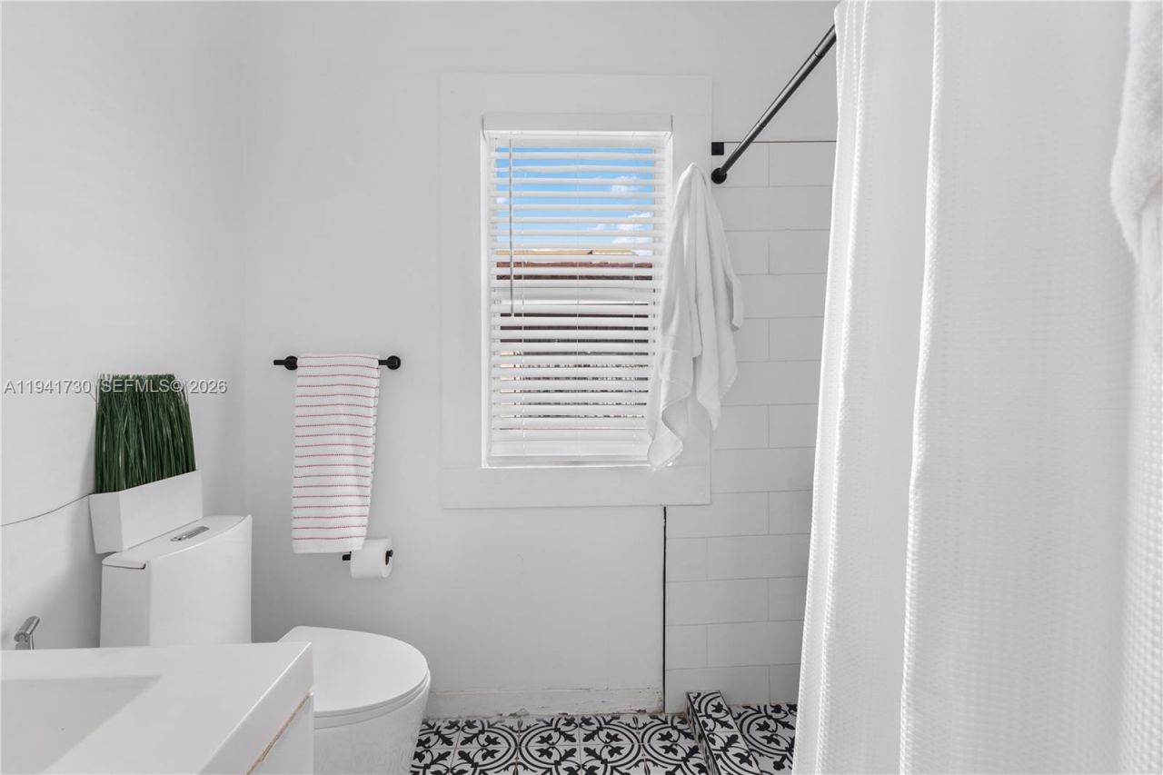 2811 SW 17th St, Miami, FL 33145 Photo