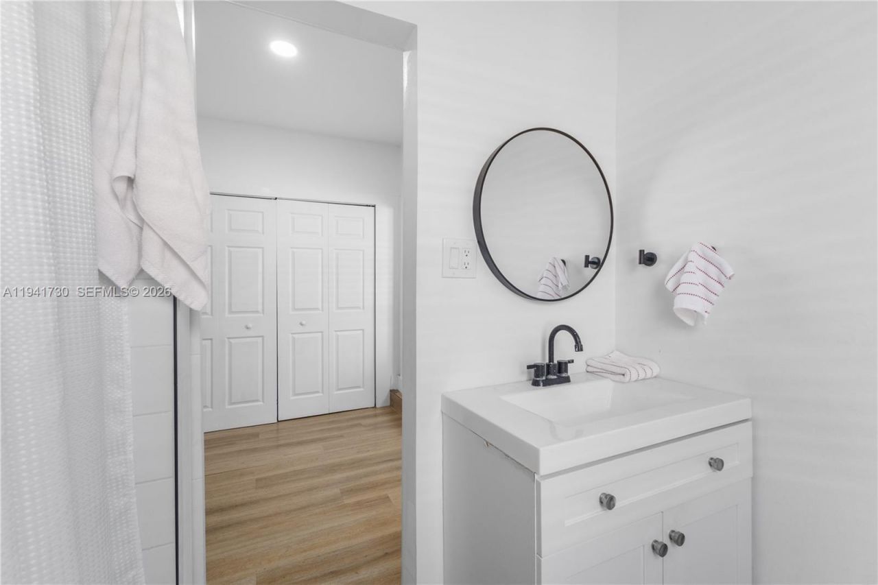 2811 SW 17th St, Miami, FL 33145 Photo