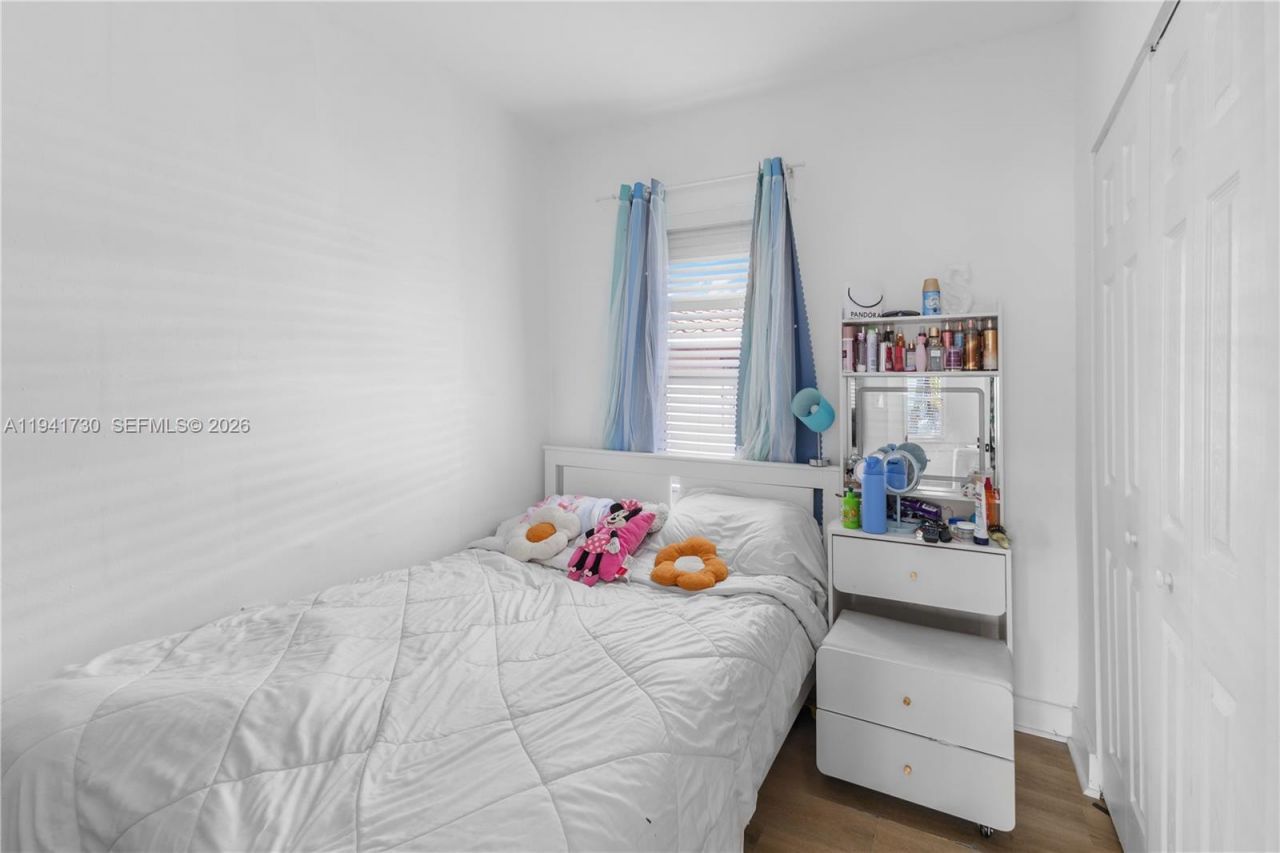 2811 SW 17th St, Miami, FL 33145 Photo