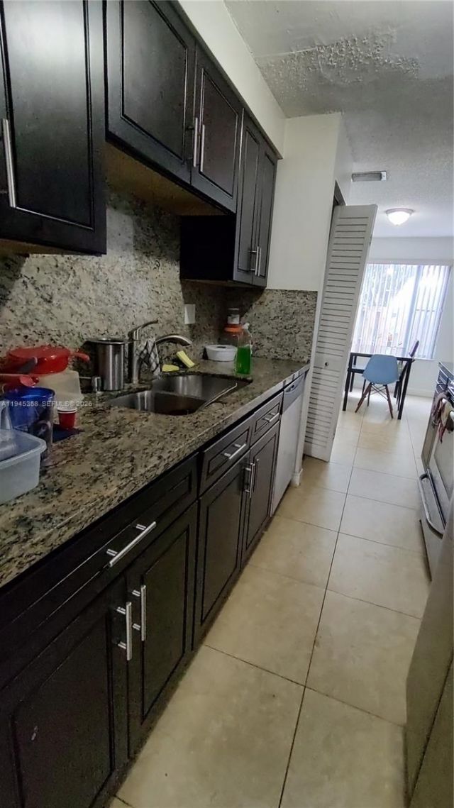 8199 NW 8th Mnr, Unit 1, Plantation, FL 33324 Photo