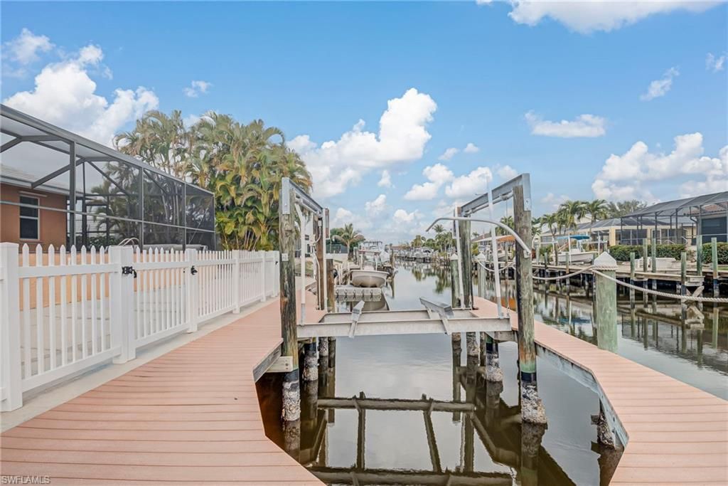 12196 Matlacha Blvd, Matlacha Isles, FL 33991 Photo