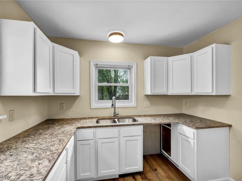 970 Hunt Street, Akron, OH 44306 Photo 14