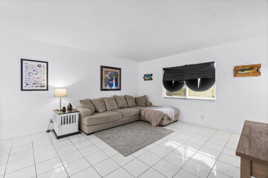 658 NE 6th Court E, Unit E, Boynton Beach, FL 33435 Photo