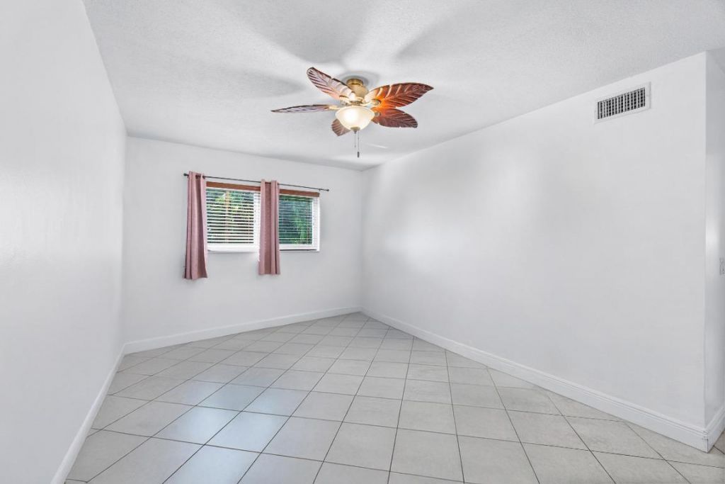 658 NE 6th Court E, Unit E, Boynton Beach, FL 33435 Photo