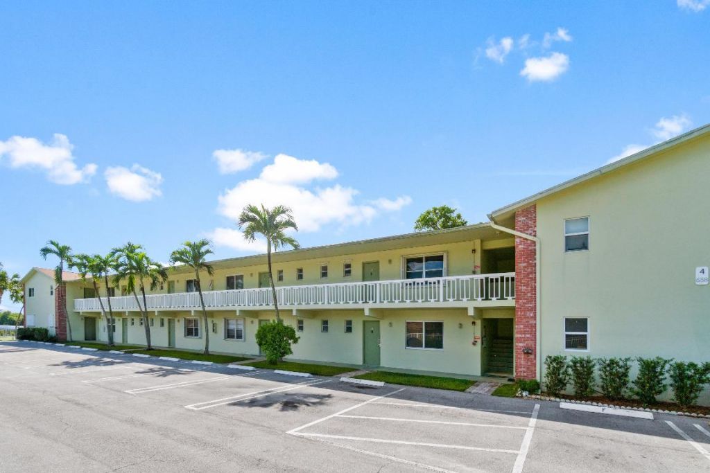 658 NE 6th Court E, Unit E, Boynton Beach, FL 33435 Photo