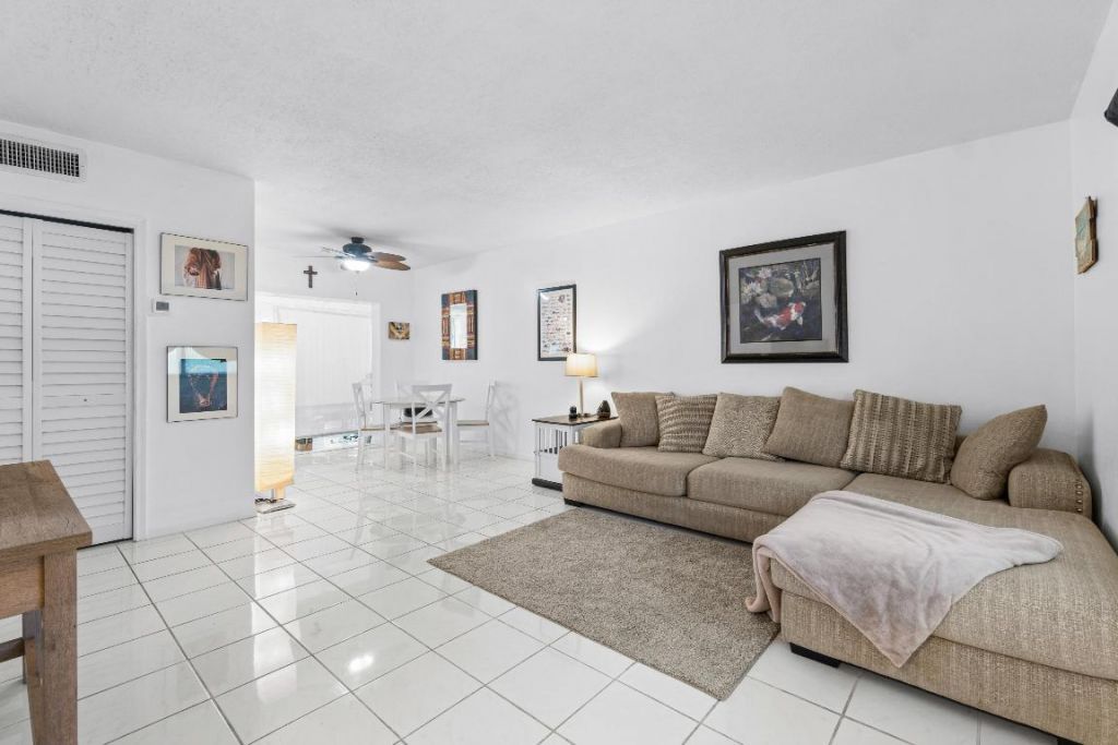 658 NE 6th Court E, Unit E, Boynton Beach, FL 33435 Photo