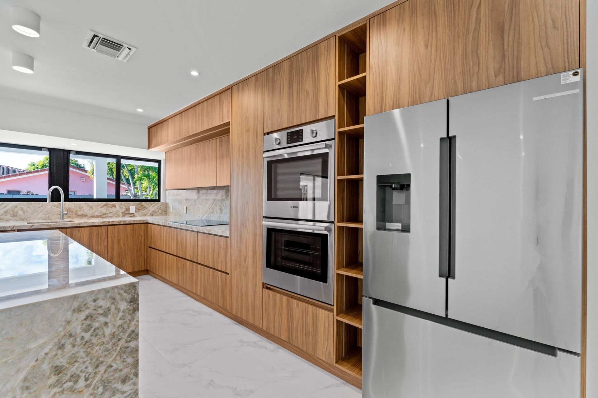 20500 Highland Lakes Boulevard, Miami, FL 33179 Photo