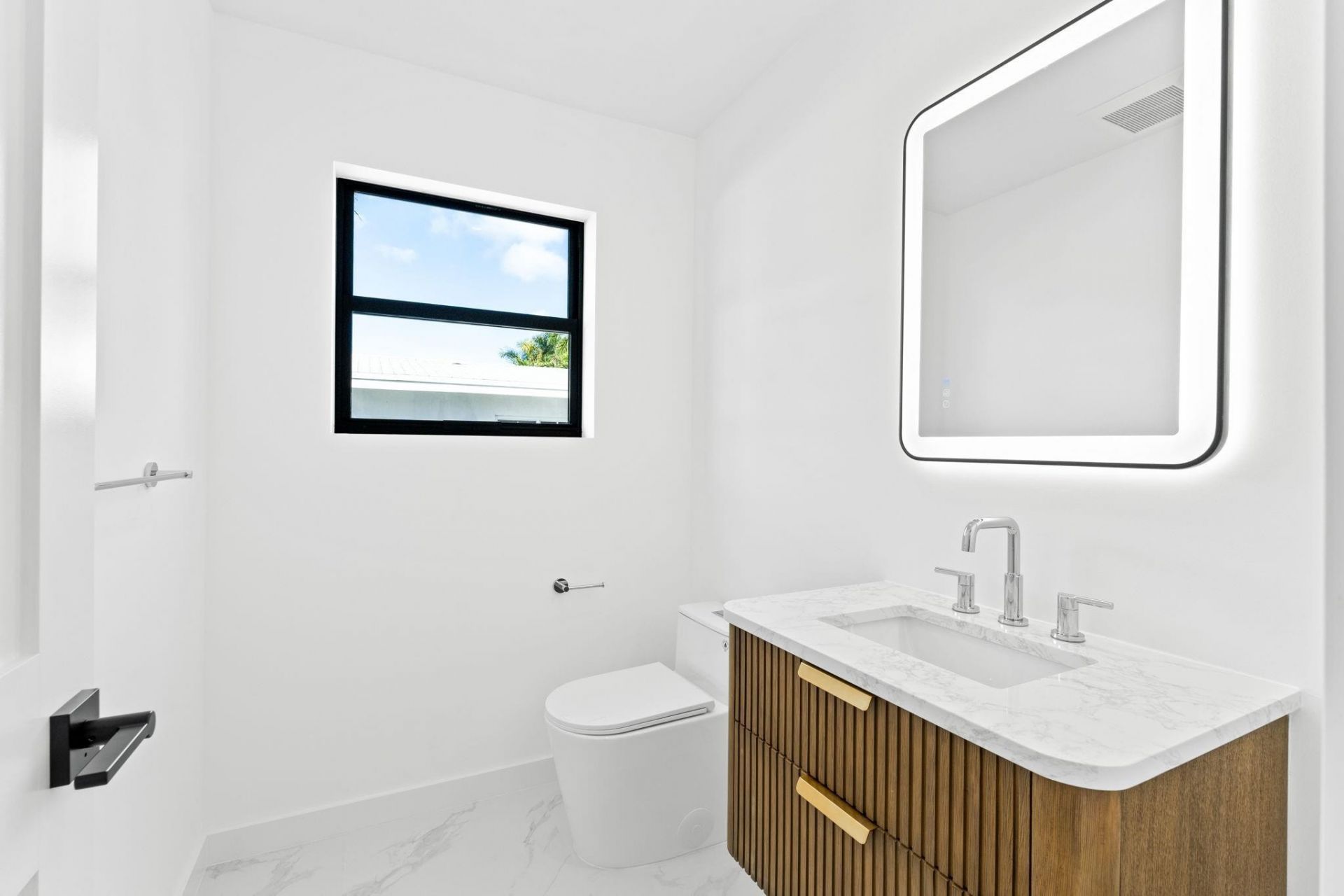 20500 Highland Lakes Boulevard, Miami, FL 33179 Photo