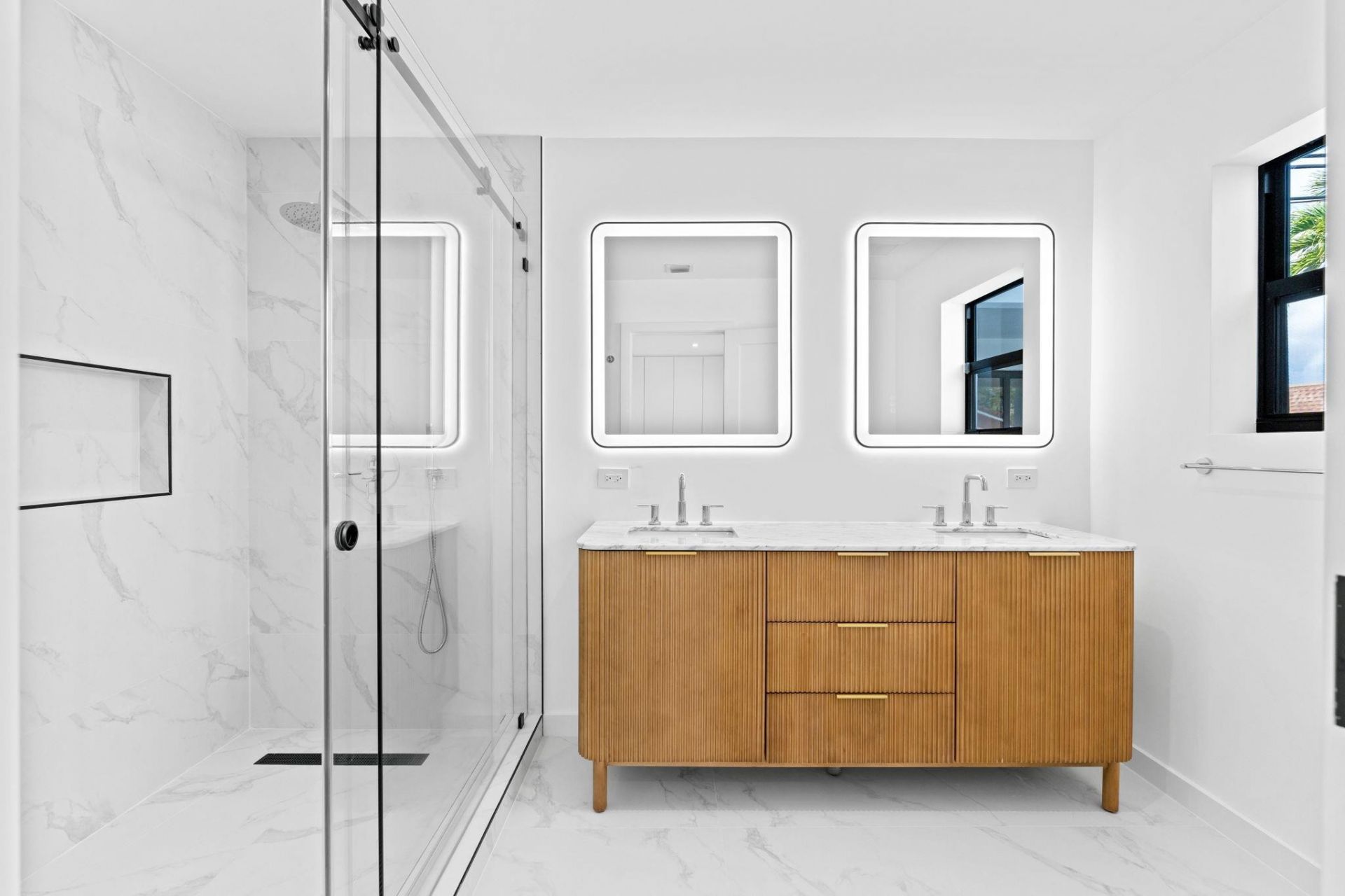 20500 Highland Lakes Boulevard, Miami, FL 33179 Photo