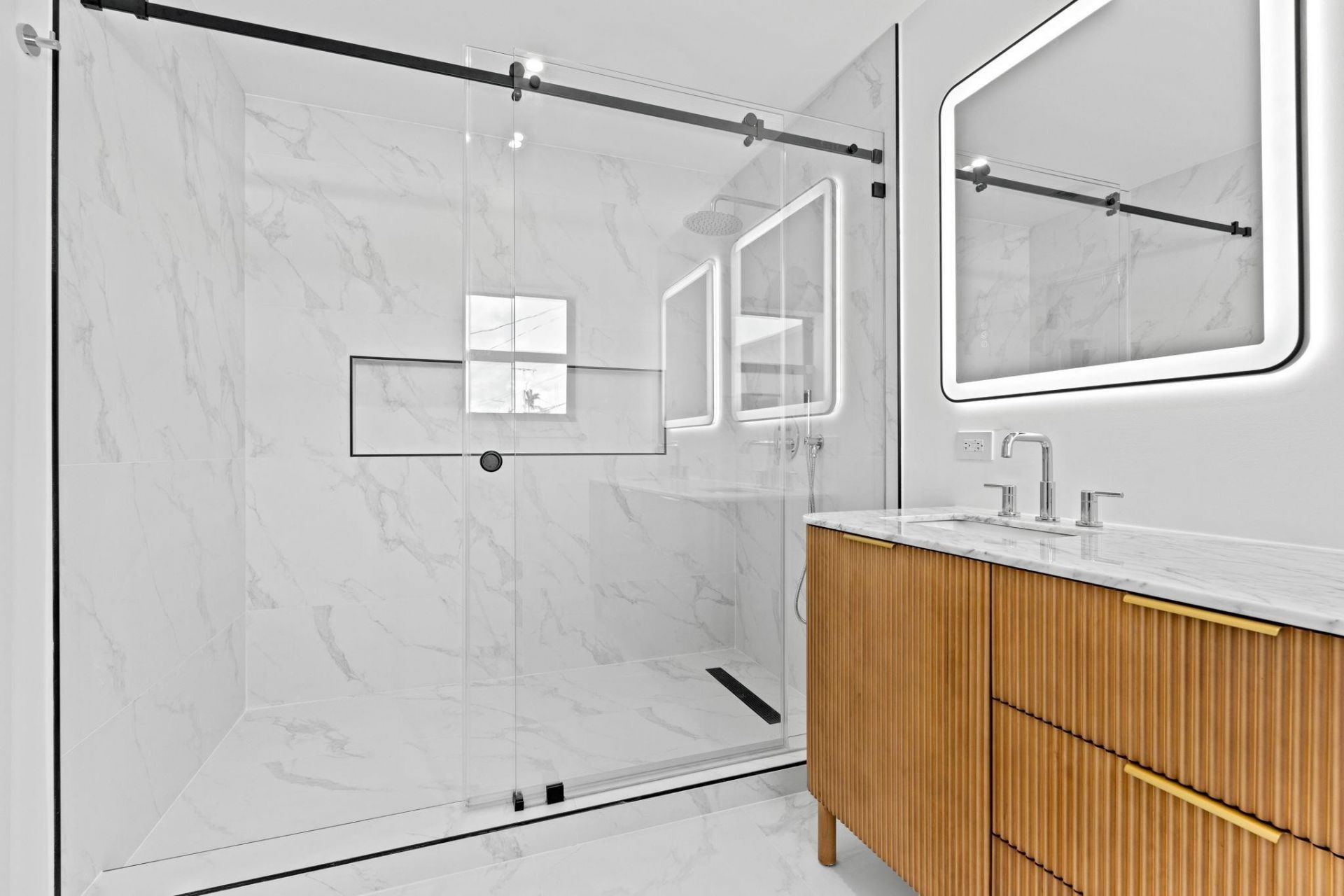 20500 Highland Lakes Boulevard, Miami, FL 33179 Photo