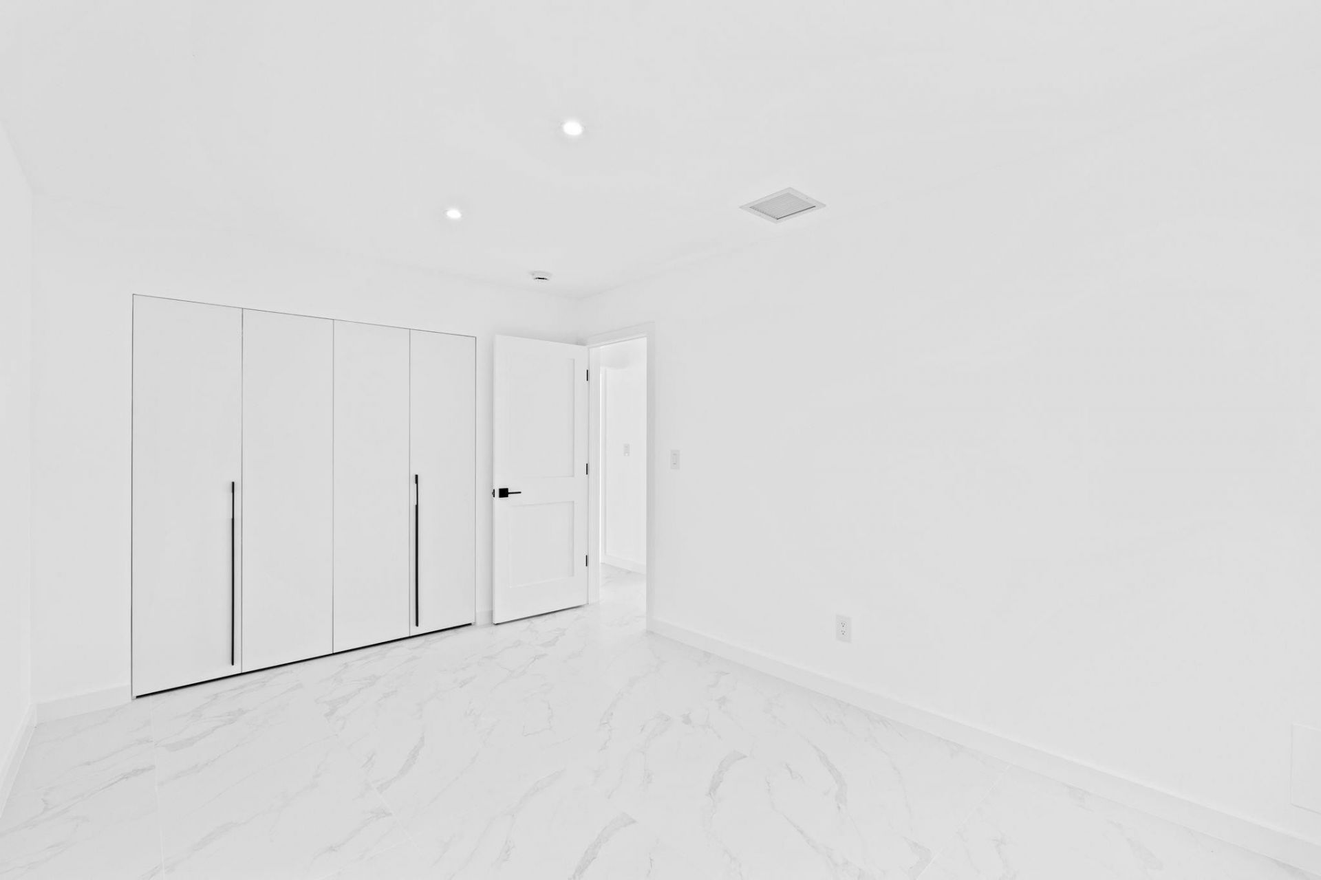 20500 Highland Lakes Boulevard, Miami, FL 33179 Photo