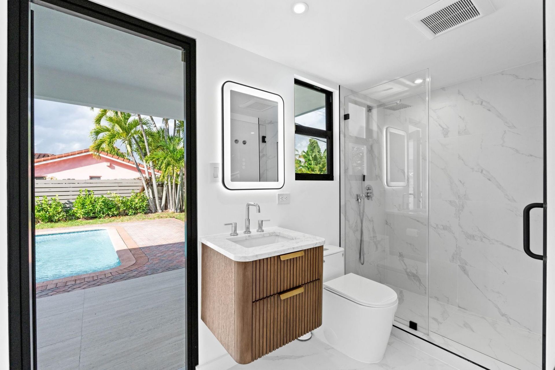 20500 Highland Lakes Boulevard, Miami, FL 33179 Photo