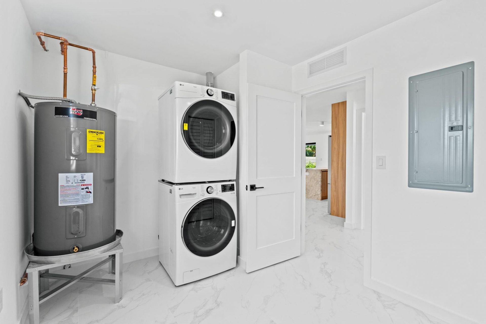 20500 Highland Lakes Boulevard, Miami, FL 33179 Photo