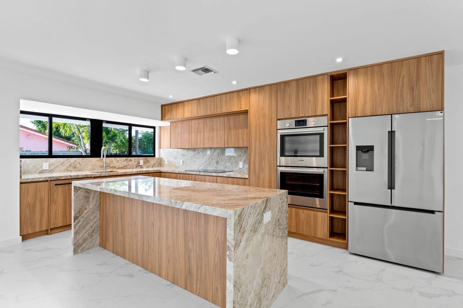 20500 Highland Lakes Boulevard, Miami, FL 33179 Photo