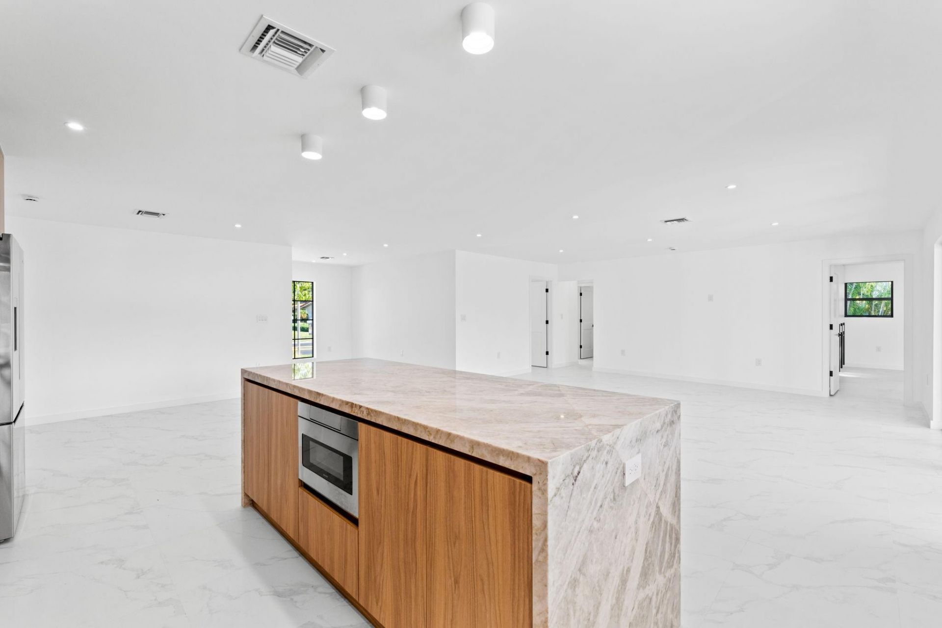 20500 Highland Lakes Boulevard, Miami, FL 33179 Photo