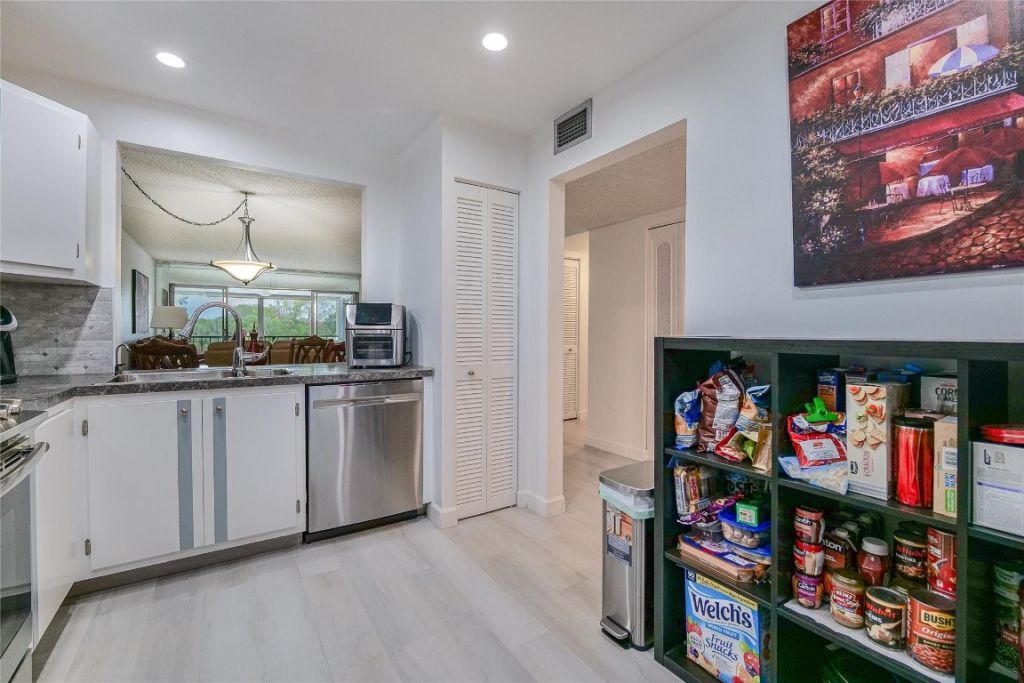 3930 Inverrary Boulevard, Unit 407-D, Lauderhill, FL 33319 Photo