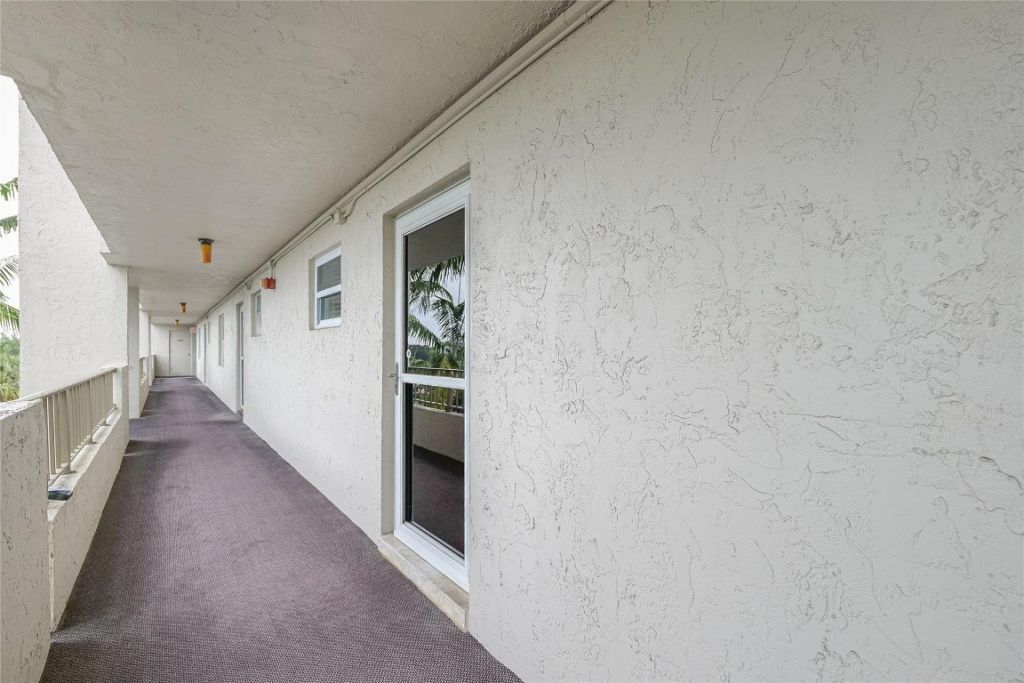 3930 Inverrary Boulevard, Unit 407-D, Lauderhill, FL 33319 Photo