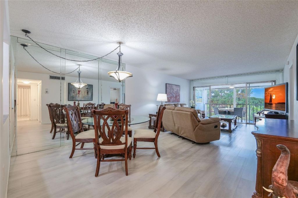 3930 Inverrary Boulevard, Unit 407-D, Lauderhill, FL 33319 Photo