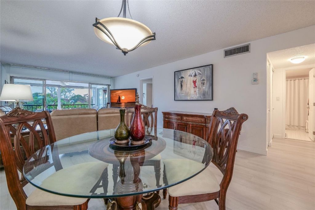 3930 Inverrary Boulevard, Unit 407-D, Lauderhill, FL 33319 Photo