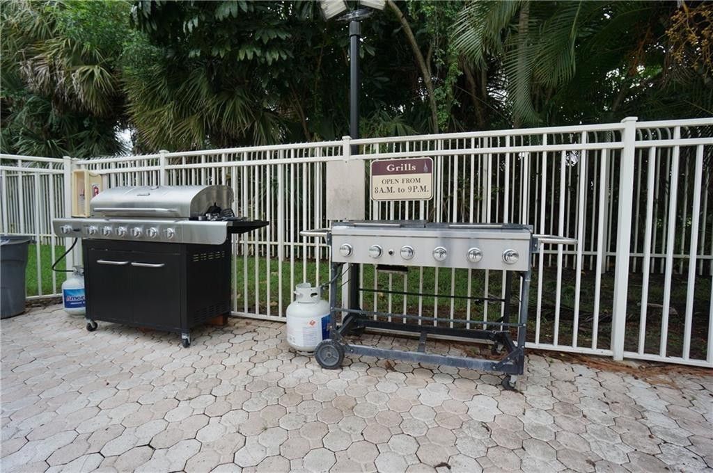 3930 Inverrary Boulevard, Unit 407-D, Lauderhill, FL 33319 Photo