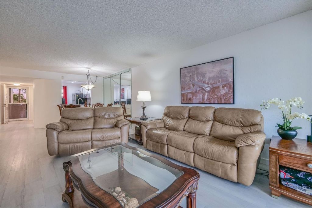 3930 Inverrary Boulevard, Unit 407-D, Lauderhill, FL 33319 Photo