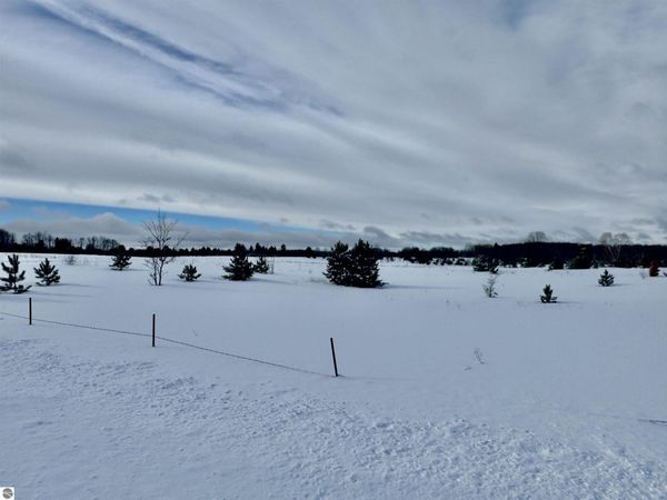 17 Creighton Road, South Boardman, MI 49680