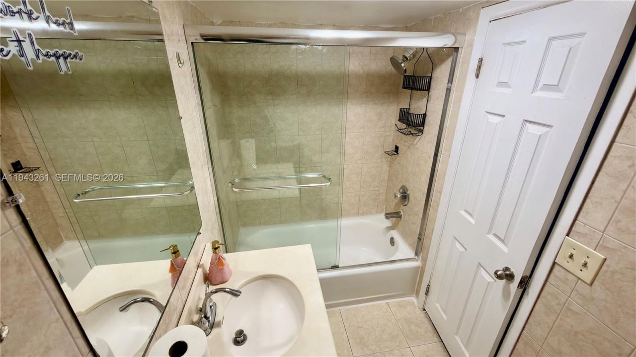 2750 NE 183rd St, Unit 906, Aventura, FL 33160 Photo