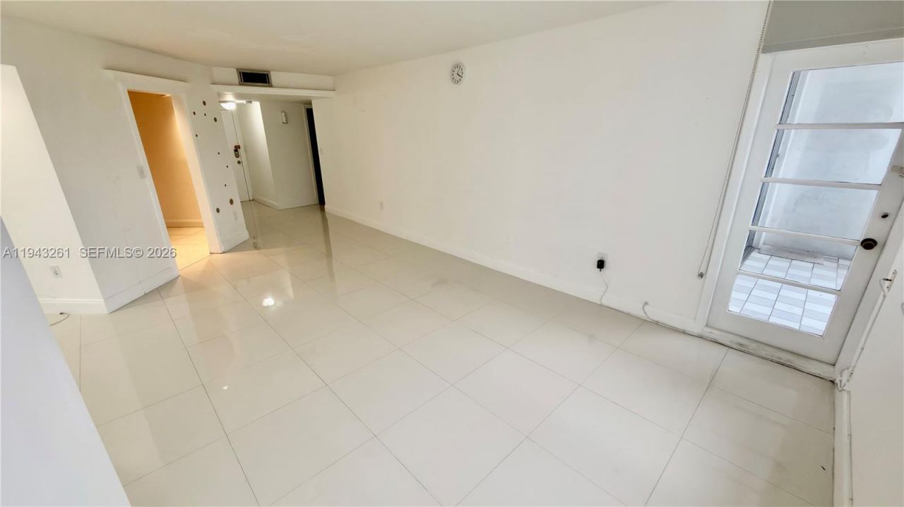 2750 NE 183rd St, Unit 906, Aventura, FL 33160 Photo