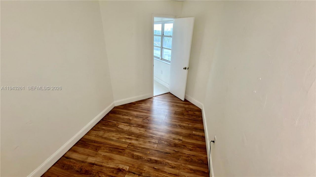 2750 NE 183rd St, Unit 906, Aventura, FL 33160 Photo