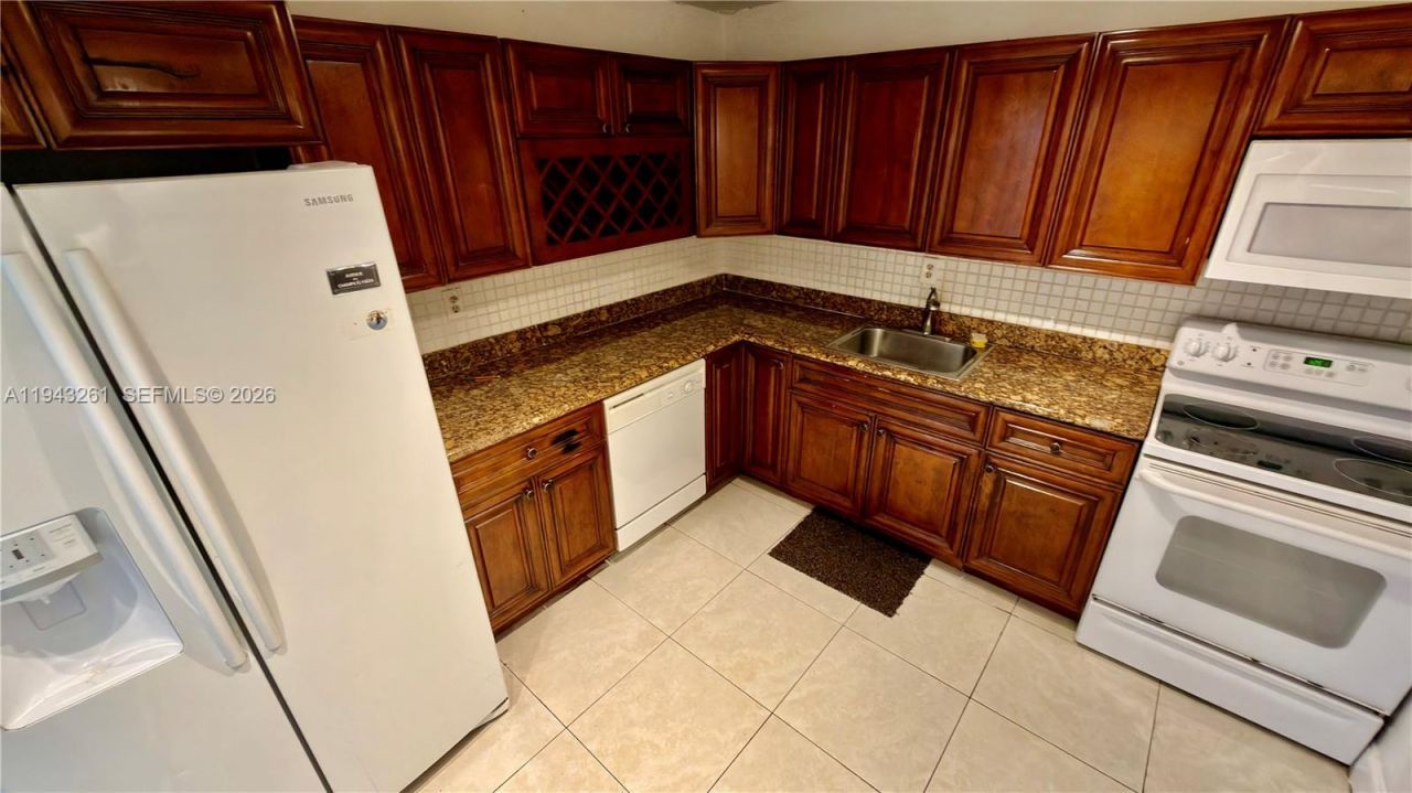 2750 NE 183rd St, Unit 906, Aventura, FL 33160 Photo