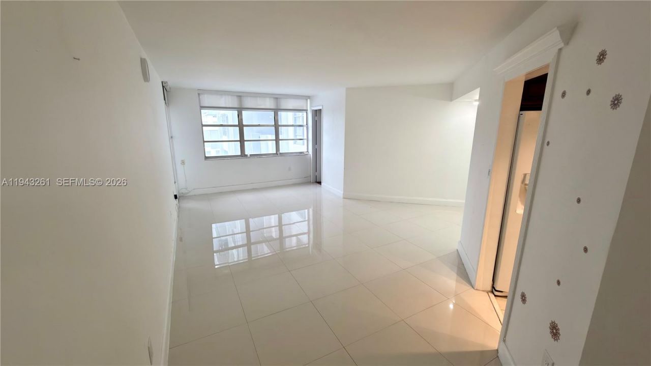 2750 NE 183rd St, Unit 906, Aventura, FL 33160 Photo
