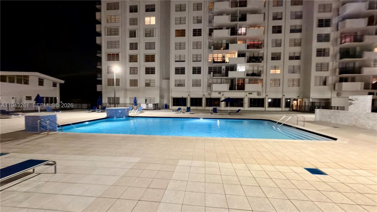 2750 NE 183rd St, Unit 906, Aventura, FL 33160 Photo