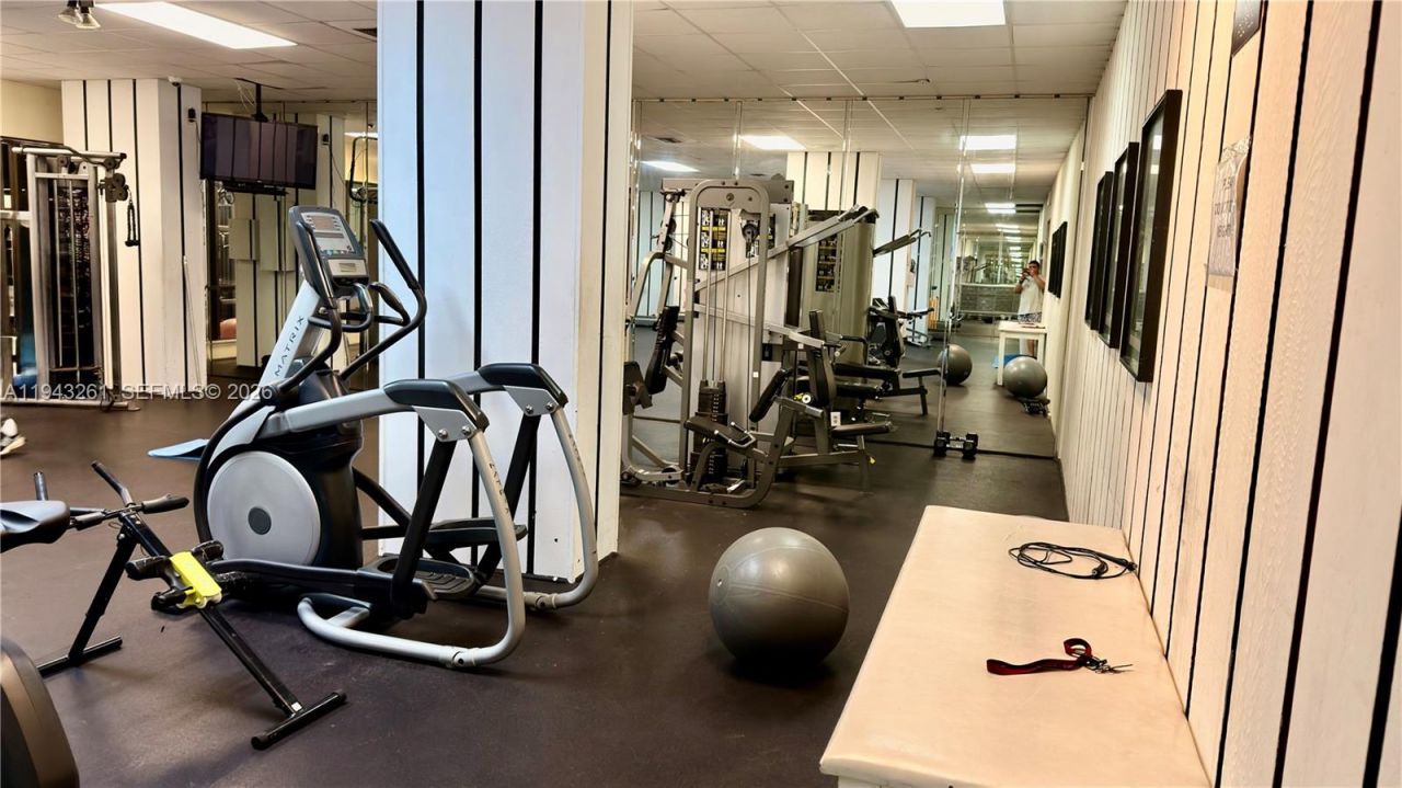 2750 NE 183rd St, Unit 906, Aventura, FL 33160 Photo