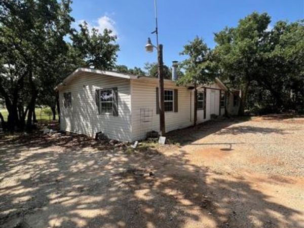 2109 Timber Top Trail, Joshua, TX 76058