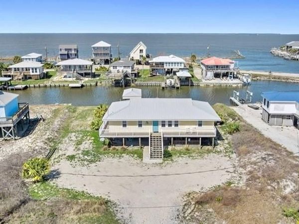 2206 Bienville Boulevard, Dauphin Island, AL 36528